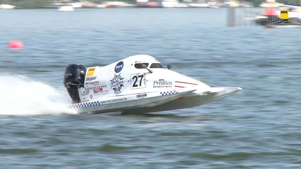 Rennboot auf dem Scharmützelsee